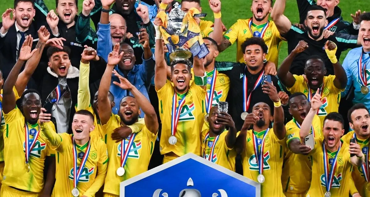 Áo CLB Nantes 2023 – 2024: Cơn Lốc Vàng “Hủy Diệt” Ligue 1