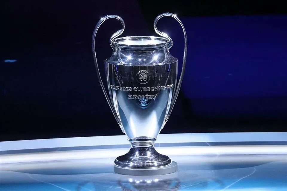 Cúp bạc Champions League là gì? Khám phá biểu tượng bóng đá hàng đầu châu Âu