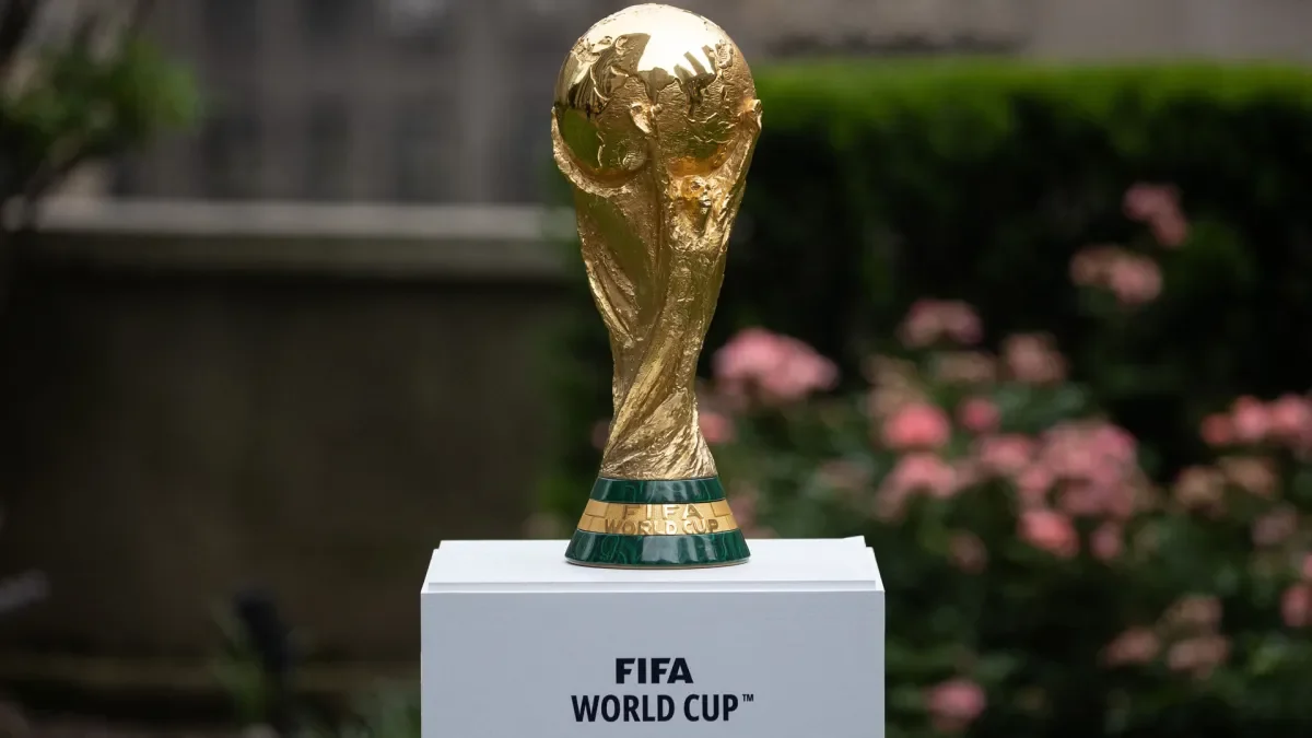 FIFA World Cup Trophy là gì? Bí Mật Cúp Vàng Bóng Đá Thế Giới